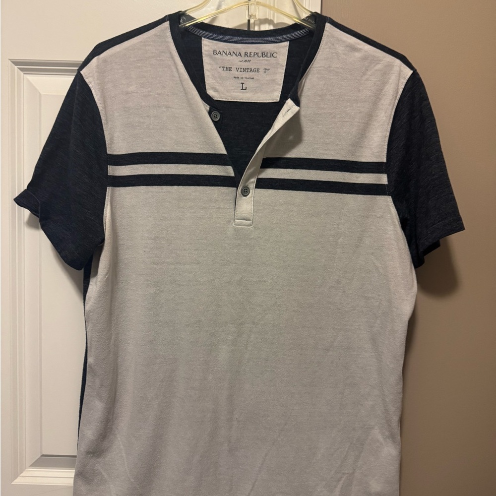 Banana Republic Men's Black and Gray Button Down Shirt